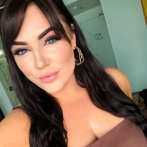 Meet your Posher, Samara